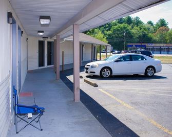 Travel inn - North Kingstown - Venkovní prostory