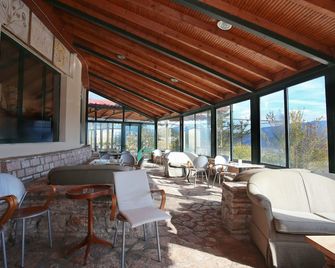 Lecadin Hotel - Karpenísi