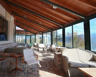 Lecadin Hotel - Karpenísi