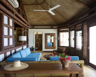 Coconuts Beach Club Resort & Spa - Si’umu - Living room