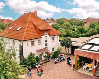 Rooms - Pension Henze - Hoyerswerda - Gebouw