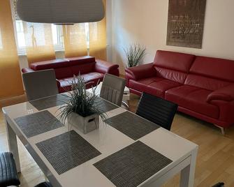 FeWo3 Lovingly furnished apartment in the pedestrian zone of Lampertheim - Lampertheim