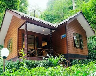 Safari Resort - Puncak - Building