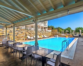 Hotel Nereides - Patitiri - Pool