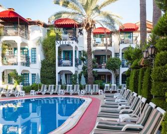 Mitos Apartments - İçmeler - Piscina