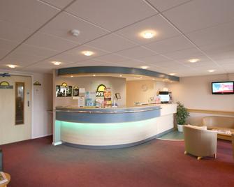 Days Inn by Wyndham Bradford M62 - Brighouse - Receptie