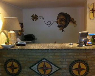 Green Gallery Hotel and Restaurant - Muravera - Recepción