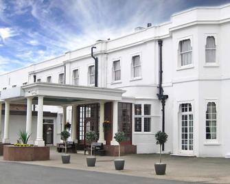 Russ Hill Hotel - Horley - Bygning