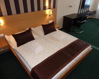 Hotel Vacek Pod Vezi - Hradec Králové - Bedroom