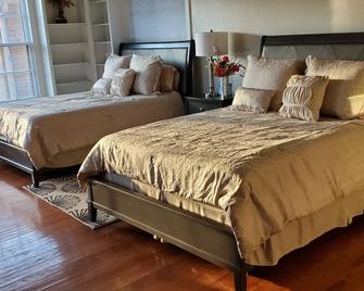 Ida's Oasis Near Jrmc Hospital , Pine Bluff Country Club & Restaurants . - Pine Bluff - Bedroom