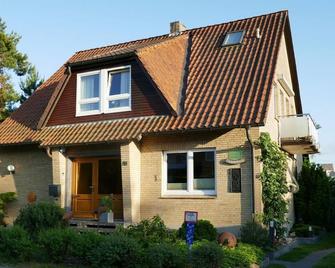 Ferienwohnung 70qm, 1. OG - Ferienwohnungen Dr. Brusche - Bad Bevensen - Gebäude