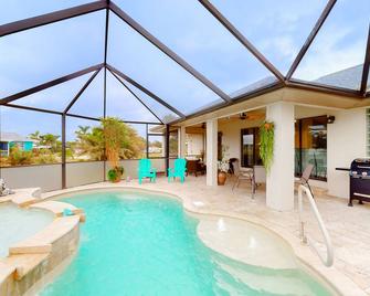 Magnolia Way Retreat - Punta Gorda - Pool