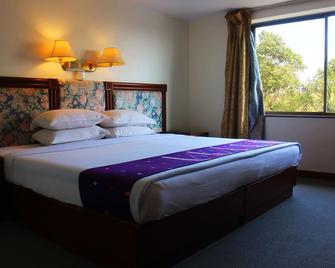 Alfa Hotel - Yangon - Bedroom