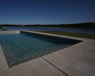 Riverdance, Hot Tub Open! Heated Pool open 5/8 to 10/12/26. - Douglas - Pool