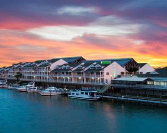 Holiday Inn & Suites Clearwater Beach S-Harbourside By IHG - Indian Rocks Beach - Beach