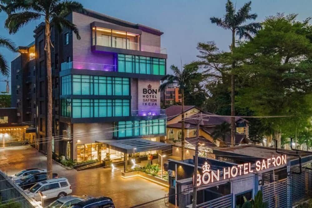The Safron Hotel - לאגוס - בניין