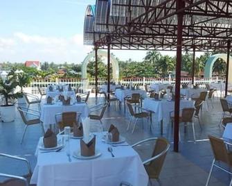 Alliance Resort Hotel - Chaungtha - Restaurante