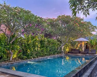 Singabu Bungalows - Nusa Penida - Pool