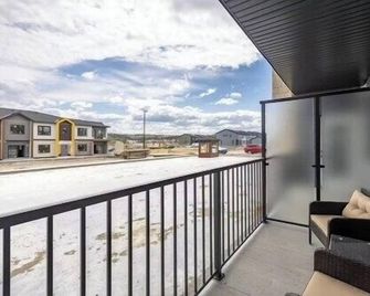 1111 Ocgrow Reserve - Luxury 5 Star - Cochrane - Balcón