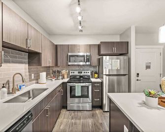 Bright 2br Slc Apt Hot Tub Parking - Salt Lake City - Kitchen