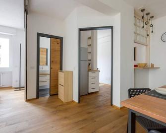 City Life & MiCo Cosy and Functional Apartment - Milano - Matsal