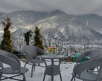Hotel Sparrow - Pahalgam - Patio