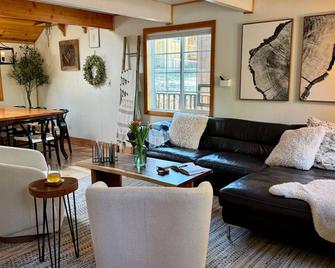 Aery Pines - Wrightwood - Living room