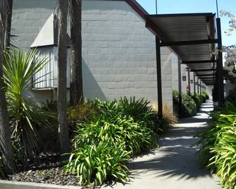 Gothic Heights Motel - Christchurch - Outdoor view