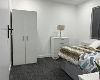 Luton Centrally Located Apartment v close London Luton Airport - Luton - Chambre