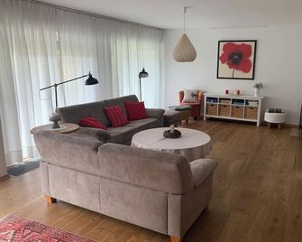 Exclusive house (175qm) for up to 6 people in the Bavarian Alps! - Schleching - Living room