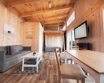 Chalet avant vue sur la mer - Gaspé - Living room