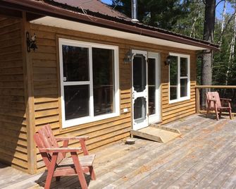 La Camp on the river - Cocagne - Patio