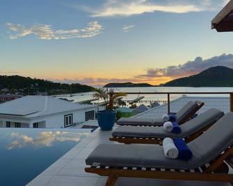 Beautiful 5 Bedroom Villa With Pool Overlooking English Harbour - English Harbour - Balcony