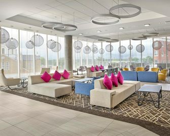 DoubleTree by Hilton Edmonton Downtown - Edmonton - Lounge