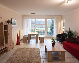 Schmuckstueck In Essen - Essen - Living room