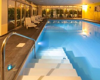 Nemea Appart Hotel Toulouse Aéroport - טולוז - בריכה