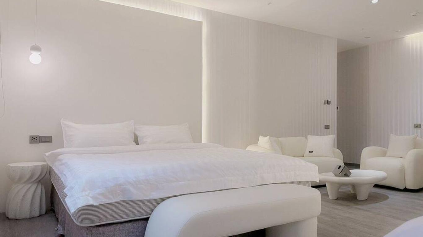 آه هوم هوتل نانشي