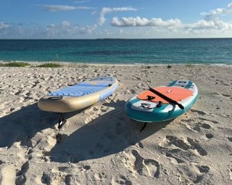 Steps From the Water on One of The Most Beautiful Beaches in Exuma! - Rokers Point Settlement - חוף
