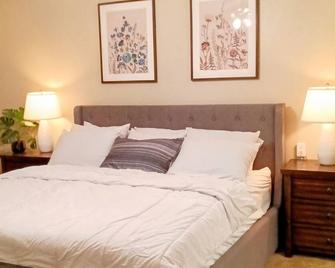 Cosy home in Wilmer, Tx. - Wilmer - Bedroom