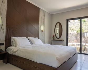 view hotel - Majdal Shams - Bedroom