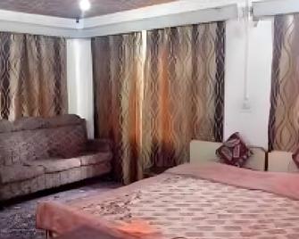 Gulab Resort - Srinagar - Schlafzimmer