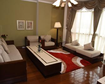 Diplomat Luxury Furnished Apartments - Addis Ababa - Living room