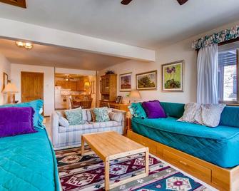 Ski-in Ski-out Studio Private Balcony & Fireplace condo - Crested Butte
