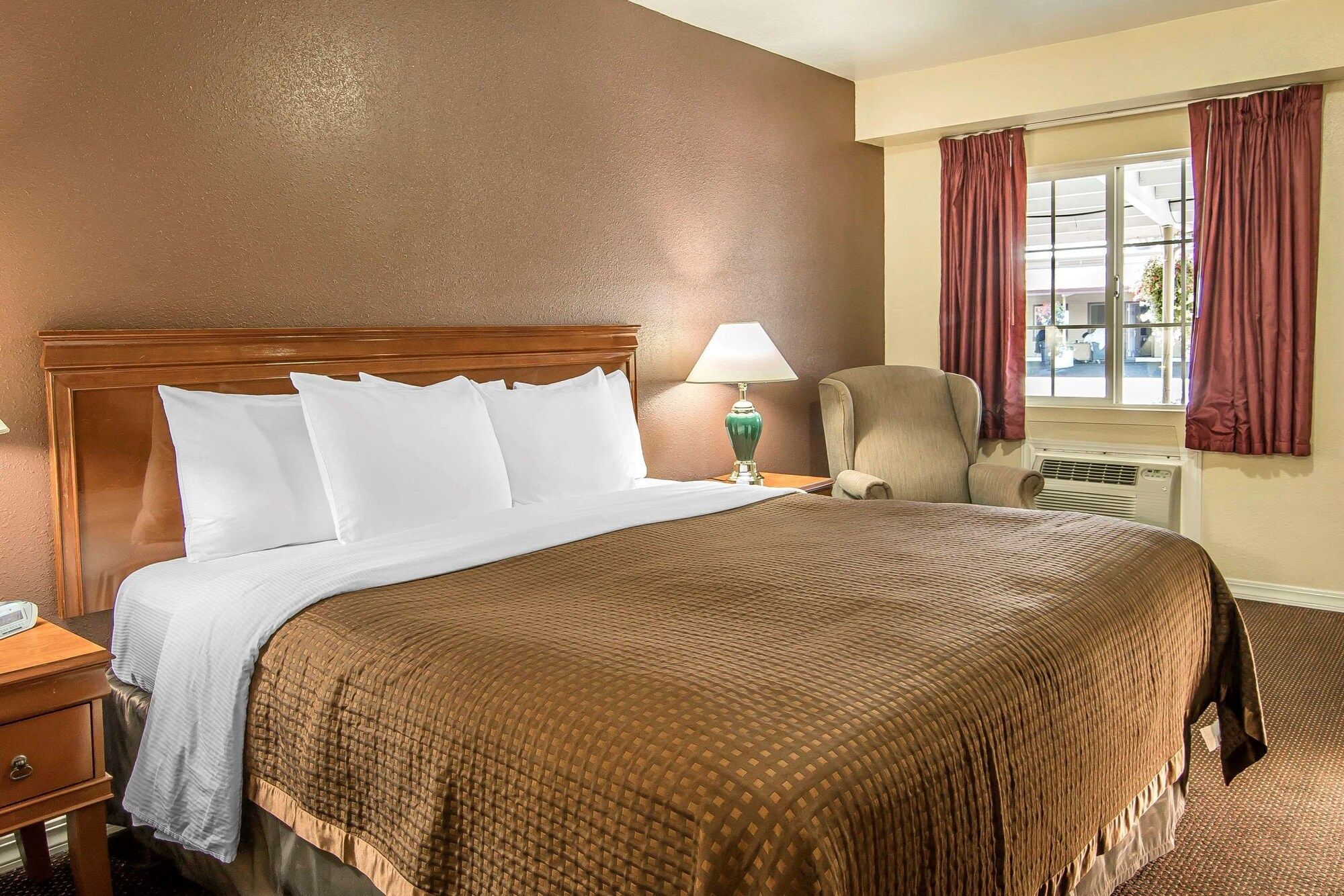 Rodeway Inn Medford South I-5 - מדפורד - חדר שינה