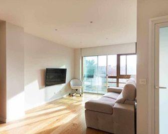 Apartamento Singular Deluxe - بنبلونة - غرفة معيشة