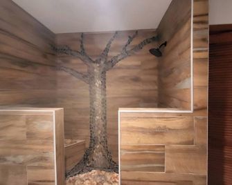 Cozy 2-bedroom cabin on Lake Wateree near Camden, Blythewood, Ridgeway with dock - Winnsboro