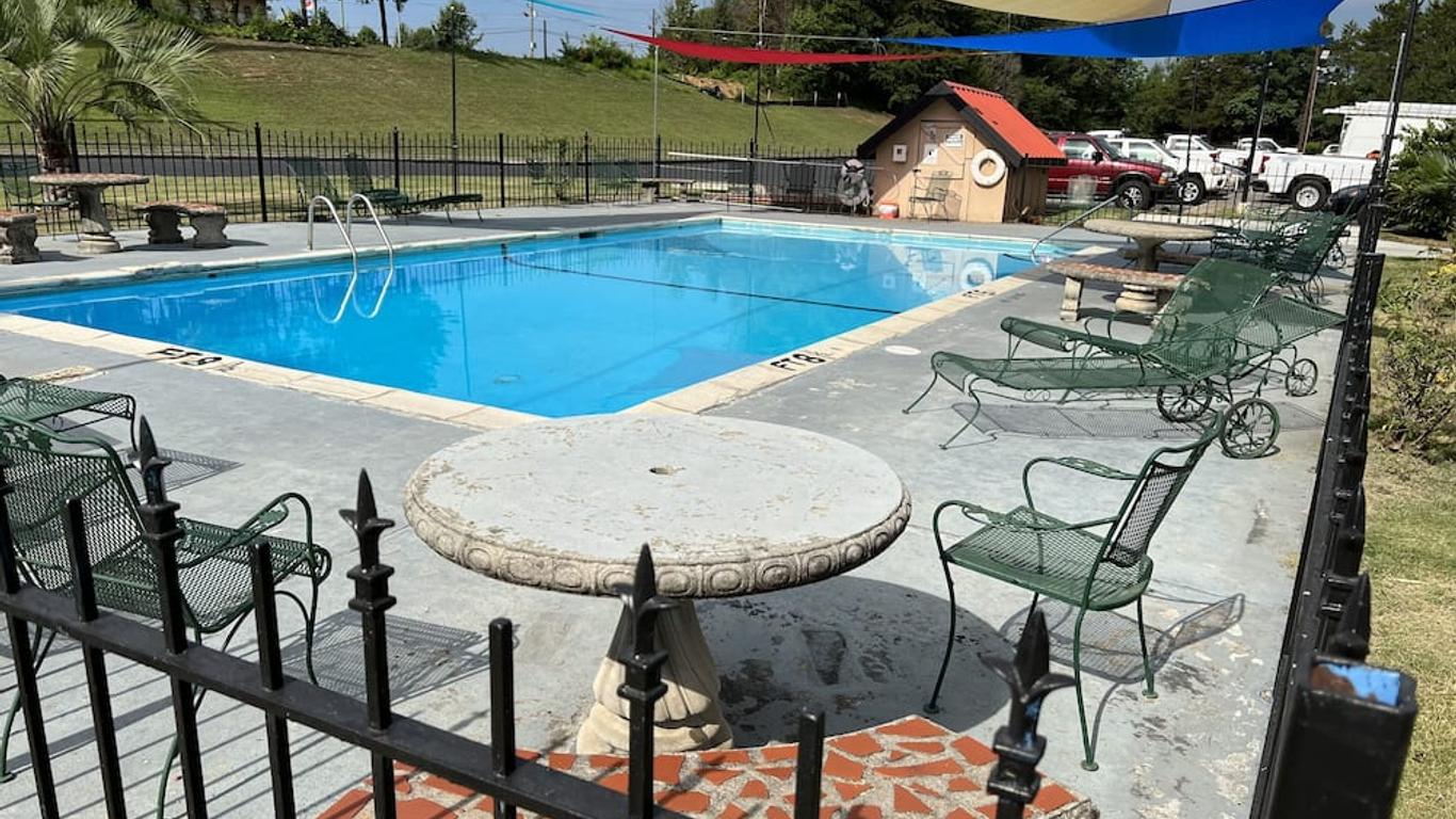 Country Hearth Inn & Suites Cartersville