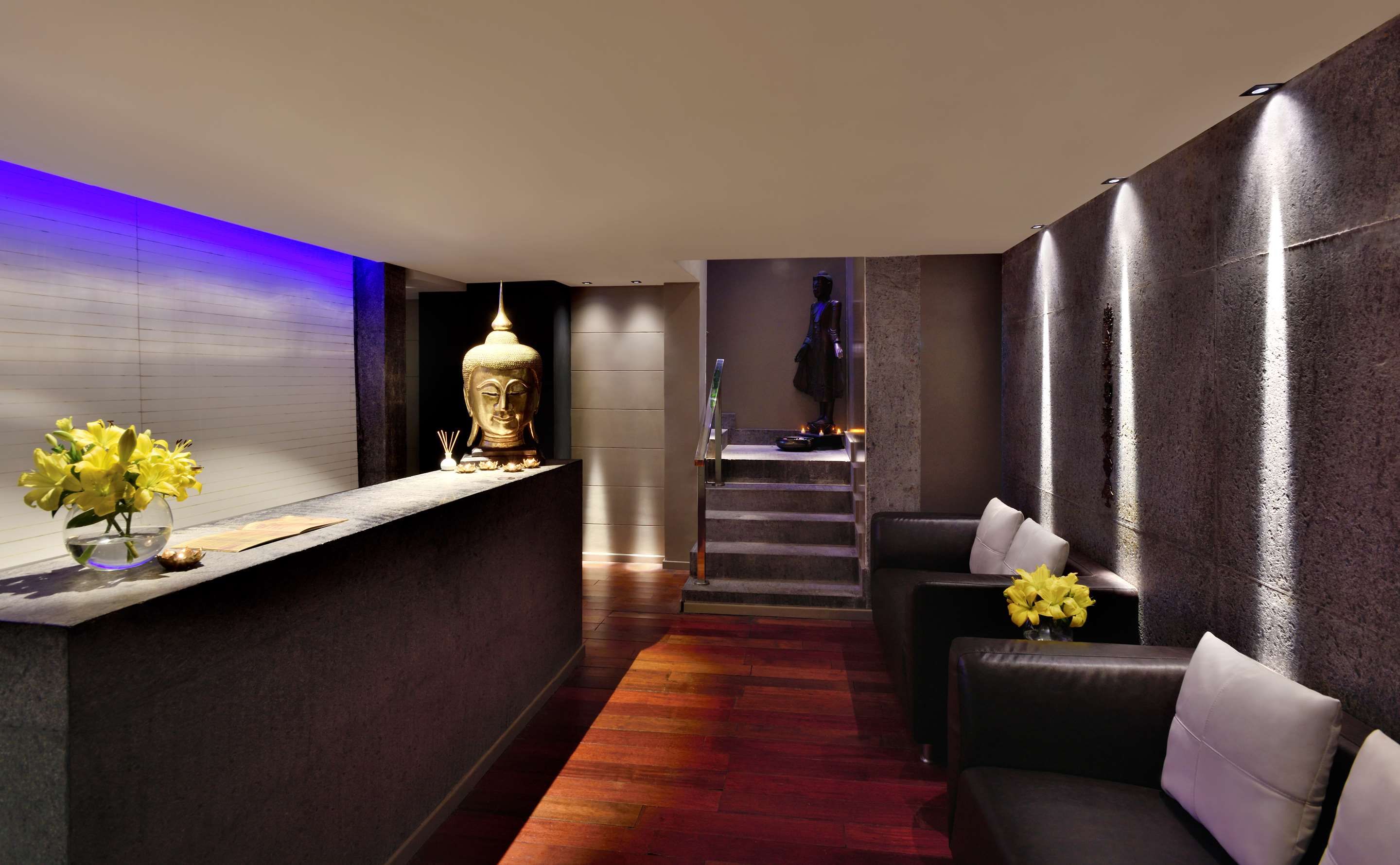 Radisson Blu Atria Bengaluru thumbnail 3