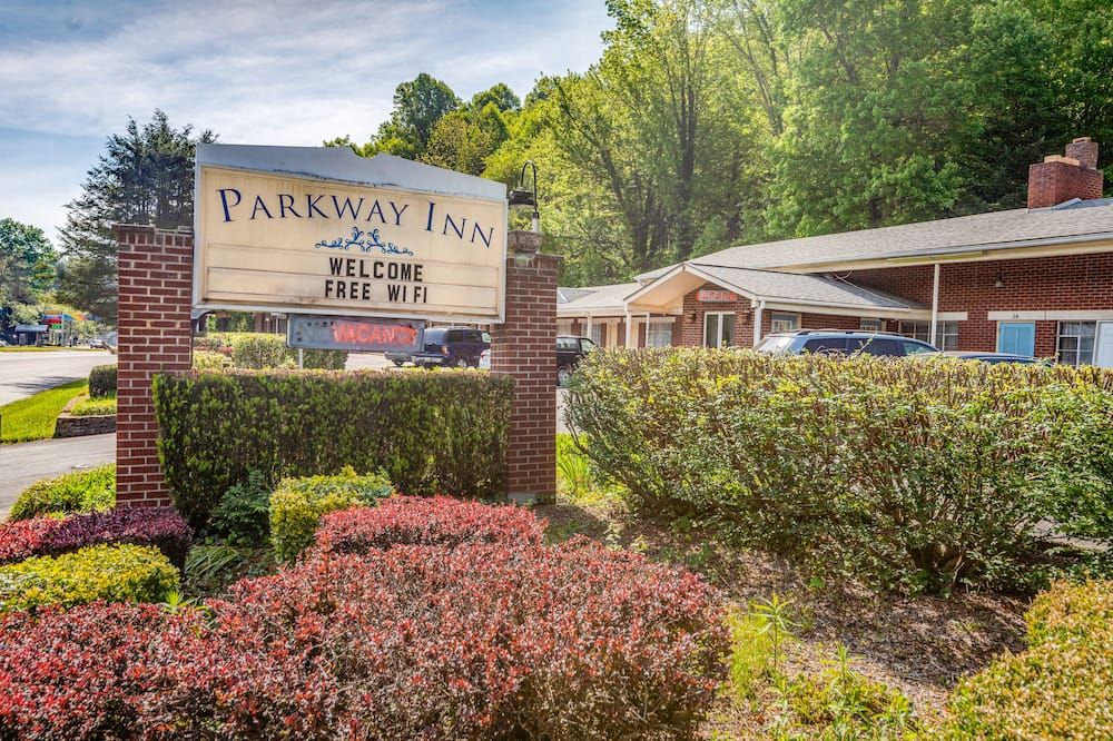 Parkway Inn - Waynesville - Budova