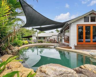 Lazenby Lodge - Edge Hill - Piscine